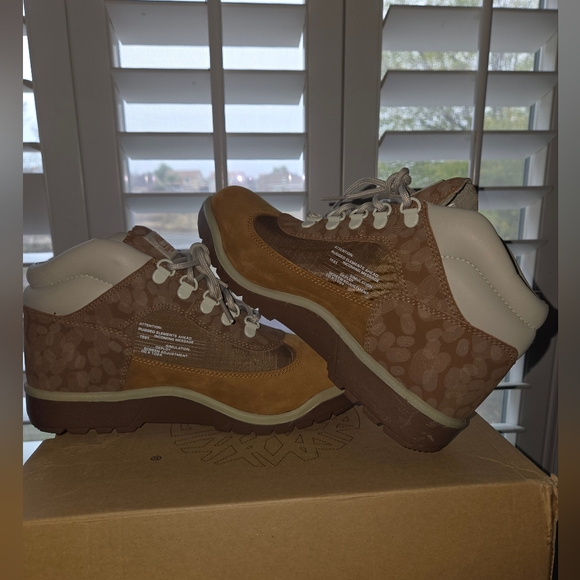 💥TIMBERLAND BOOTS SIZE 6Y/8W MULTI TAN - Picture 5 of 5